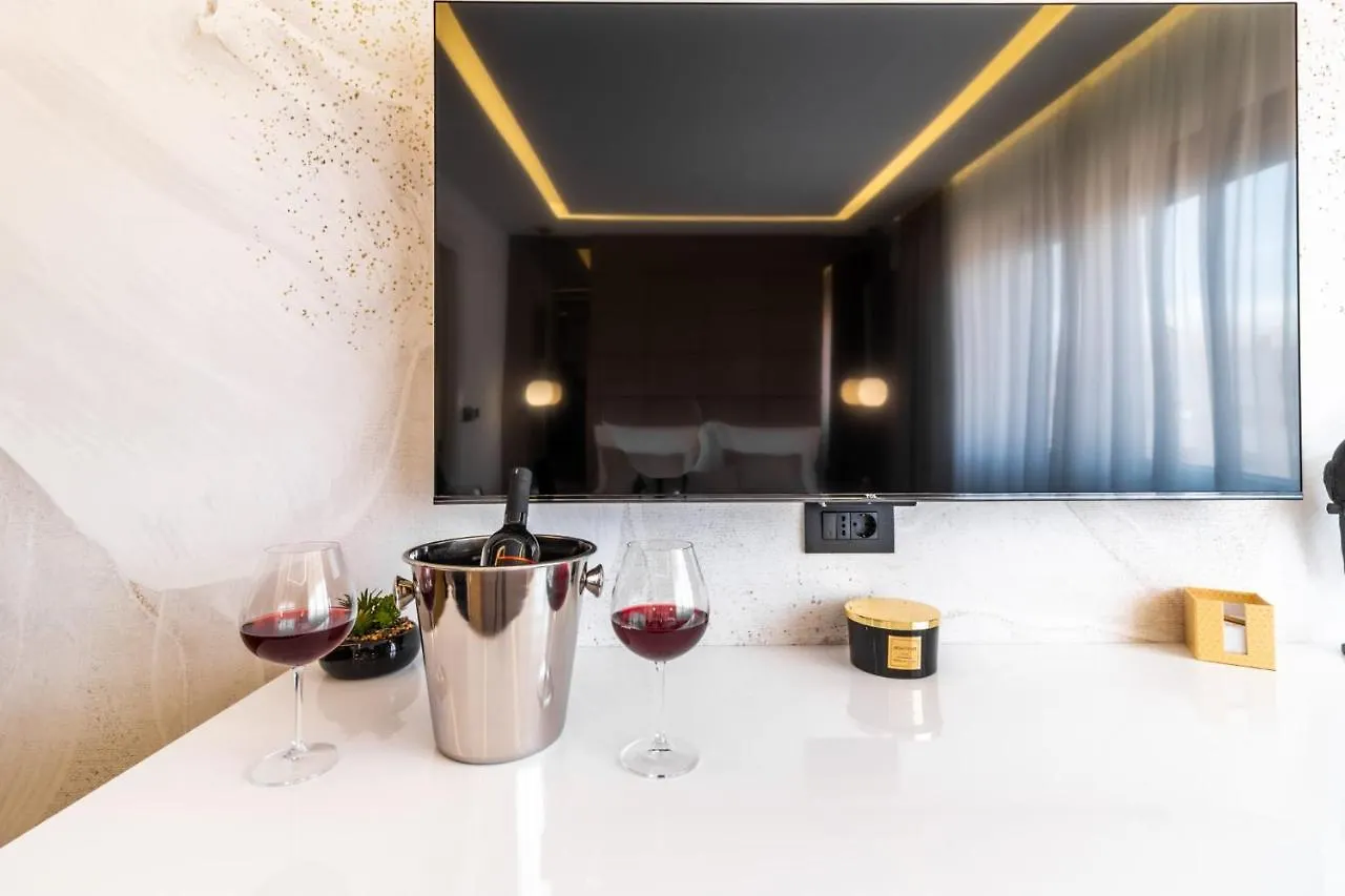 Sky Residence Split - Free Parking 0*,